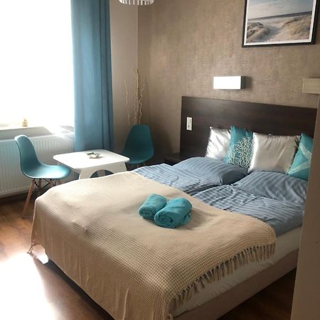Azzurro Hotel Lukecin Ngoại thất bức ảnh