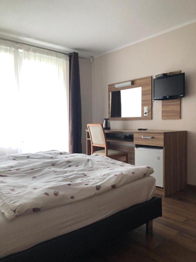 Azzurro Hotel Lukecin Ngoại thất bức ảnh
