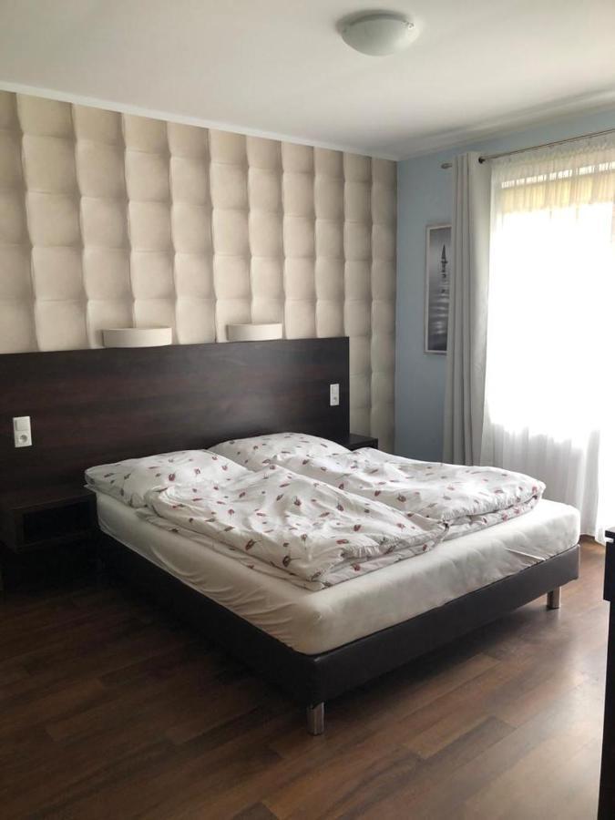 Azzurro Hotel Lukecin Ngoại thất bức ảnh