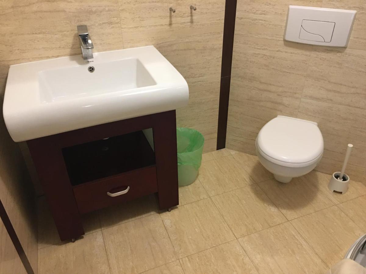 Azzurro Hotel Lukecin Ngoại thất bức ảnh
