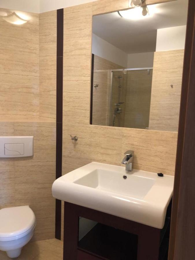 Azzurro Hotel Lukecin Ngoại thất bức ảnh
